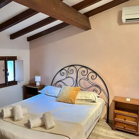 Maison De Village Corse Cognocoli-Monticchi